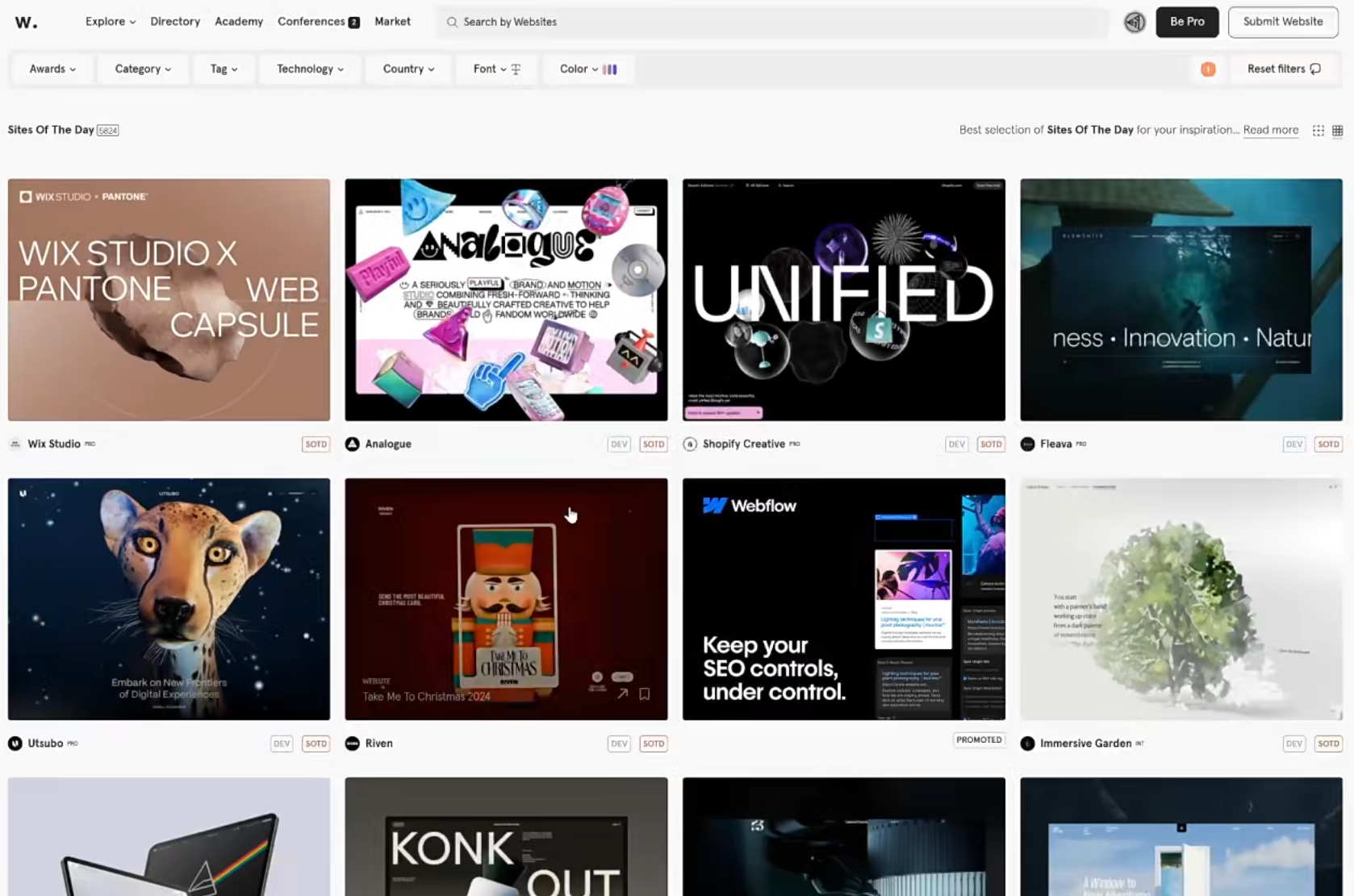 Awwwards 網頁設計靈感列表截圖,展示 Sites of the Day 作品及分類篩選